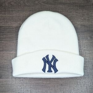 New York Yankees Baseball Knit Winter Beanie Hat Cap White